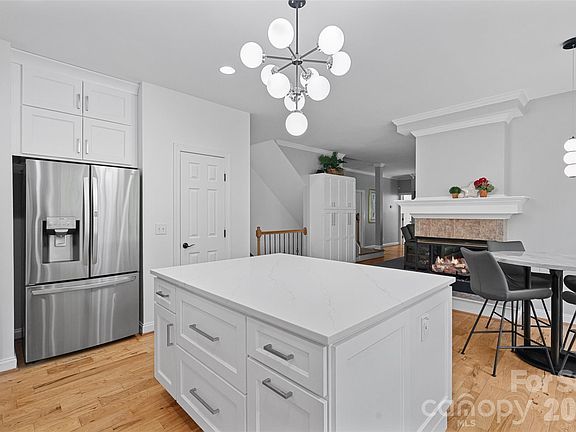 5th image of 10209 Tallent Ln
