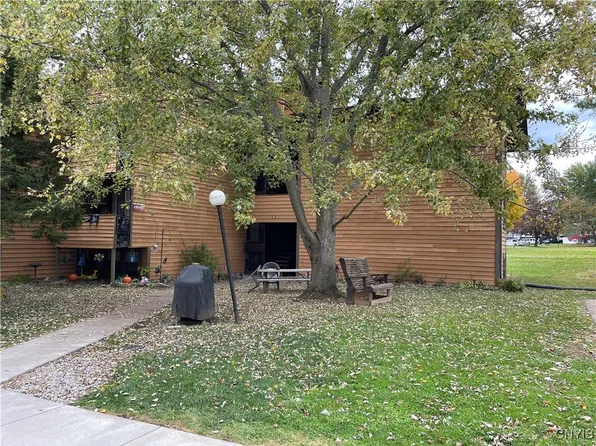 493 Idlewood Blvd, Baldwinsville, NY 13027