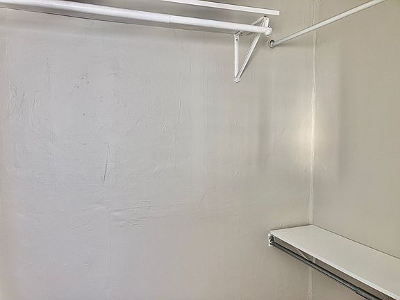 3rd image of 928 Pine St APT 14
