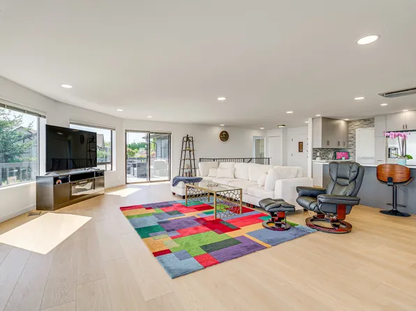 1395 Crestview Dr, Camano Island, WA 98282