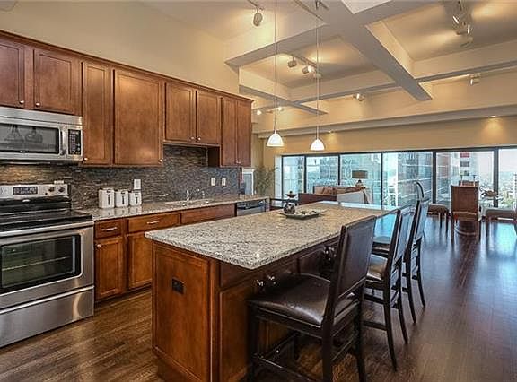 2nd image of 1101 Walnut 1806 St #1806