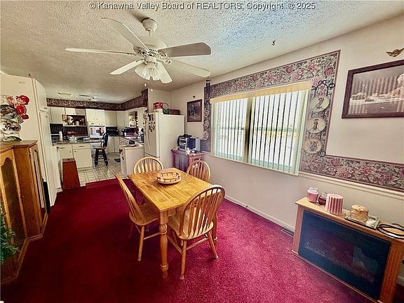 4th image of 220 Simmons Dr