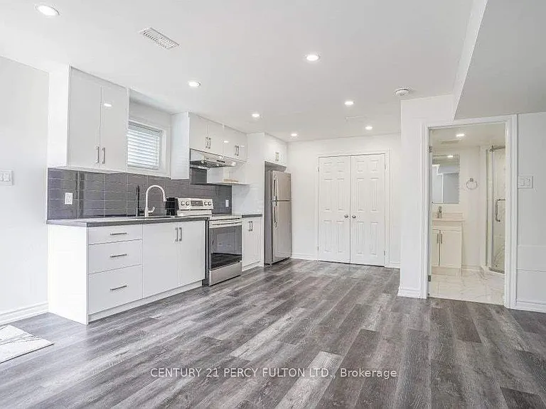 1040 Foxtail Cres #BASEMENT — Photo 7