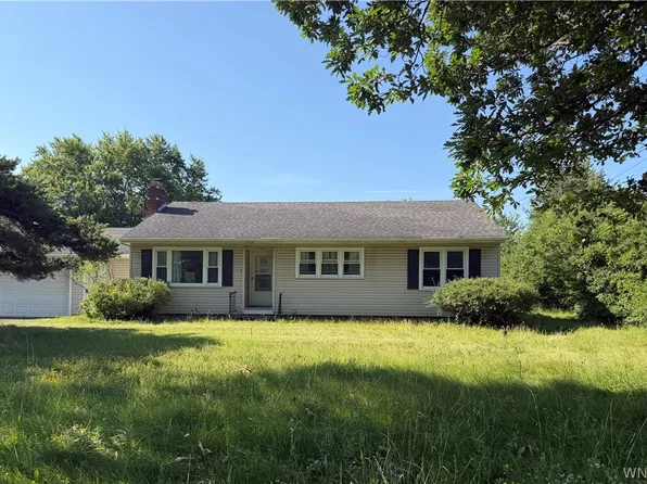 129 Maple Rd, Williamsville, NY 14221