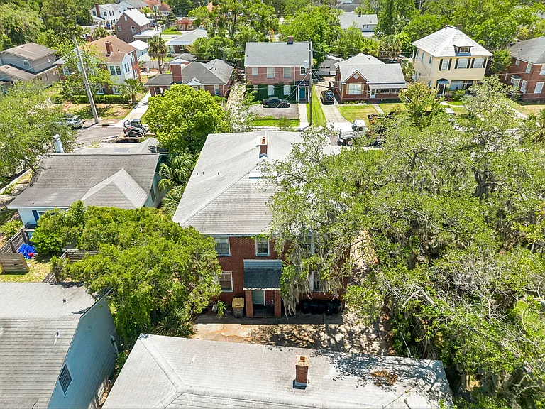 1037 Riviera St — Photo 31