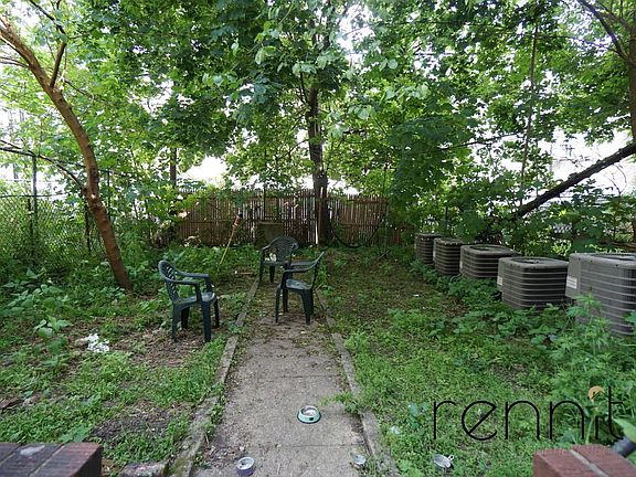 4th image of 852 Hart St #1F