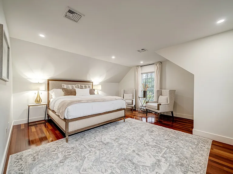 1129 Old Sag Harbor Rd — Photo 18