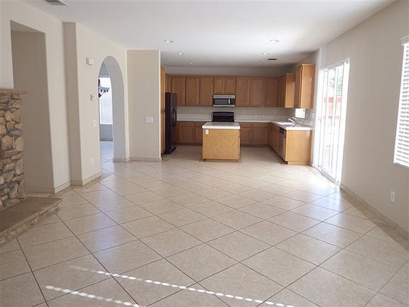 4th image of 26102 Manzanita St