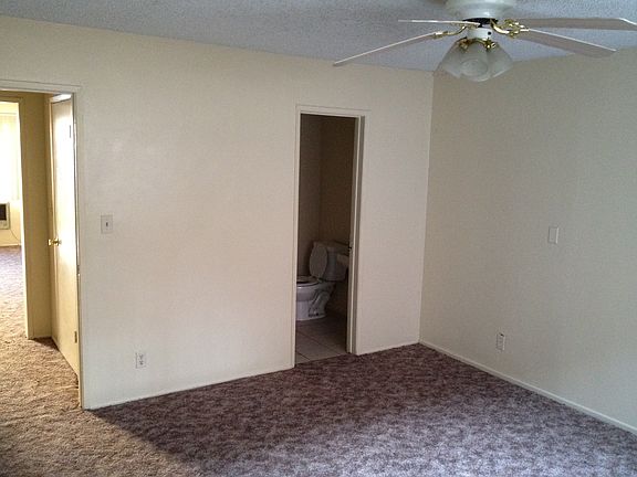 Master Bedroom w/ 1/2 bath