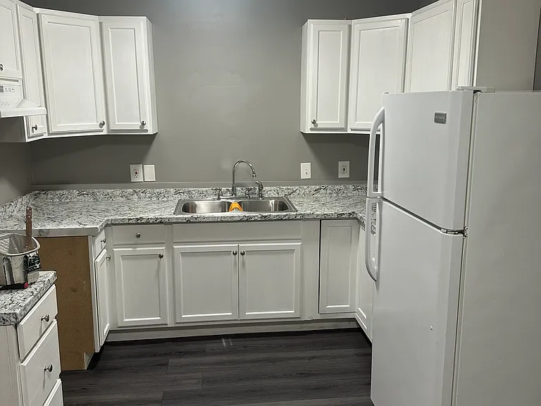 415 W Singleton St #5 — Photo 6