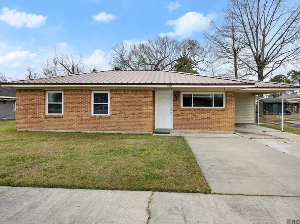 420 W Live Oak St, Gonzales, LA 70737