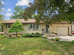 2098 Jeffrey Dr, Dubuque, IA 52001