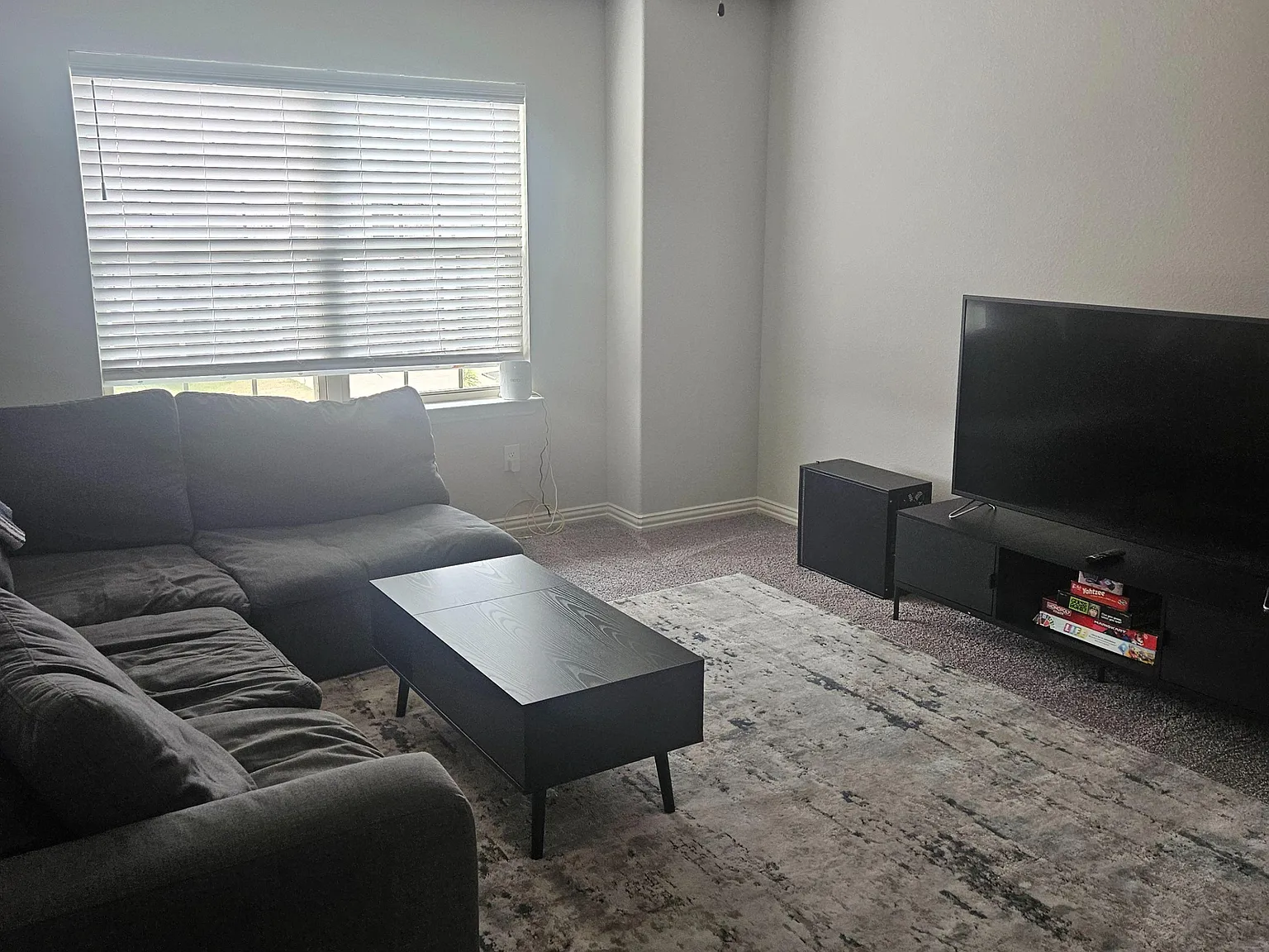 2 bed, 2.0 bath, 2449 sqft, $1,027 — Photo 3