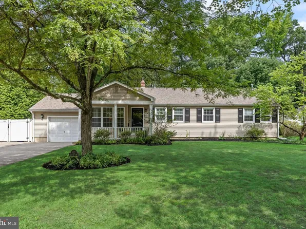 623 Devon Rd, Moorestown, NJ 08057