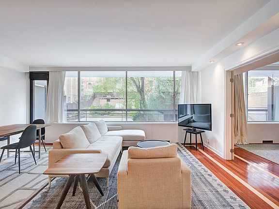 2nd image of 1545 Avenue Du Docteur Penfield #302