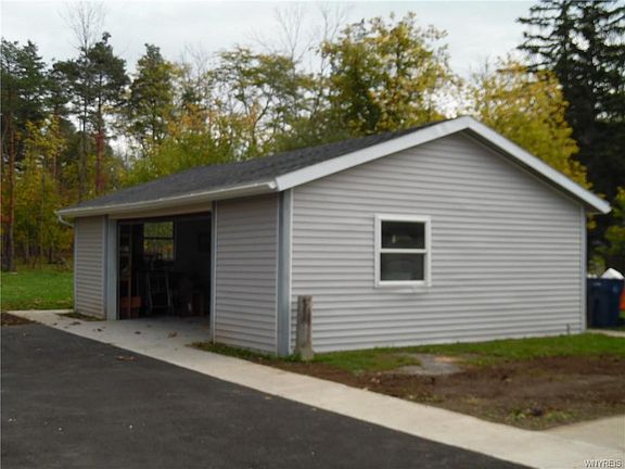 5th image of 330 Plank Rd