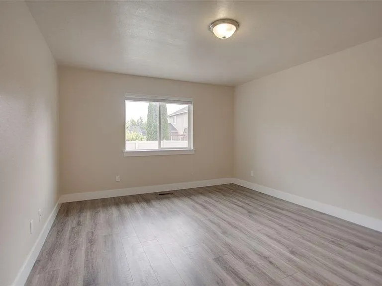 3694 S Veneto Ave — Photo 10