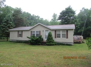 9991 S Bittersweet Ave, Grant, MI 49327