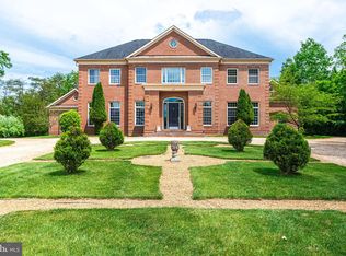 823 Thomas Run Dr, Great Falls, VA 22066