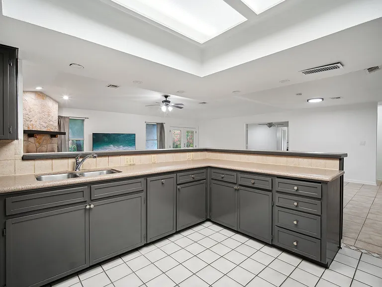 3106 E Palm Valley Blvd — Photo 9