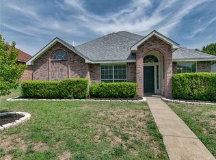 1317 Riverview Ln, Seagoville, TX 75159