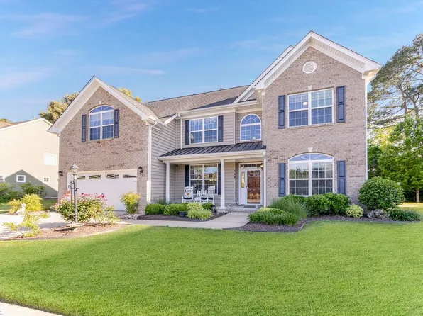 509 Hanbury Rd W, Chesapeake, VA 23322