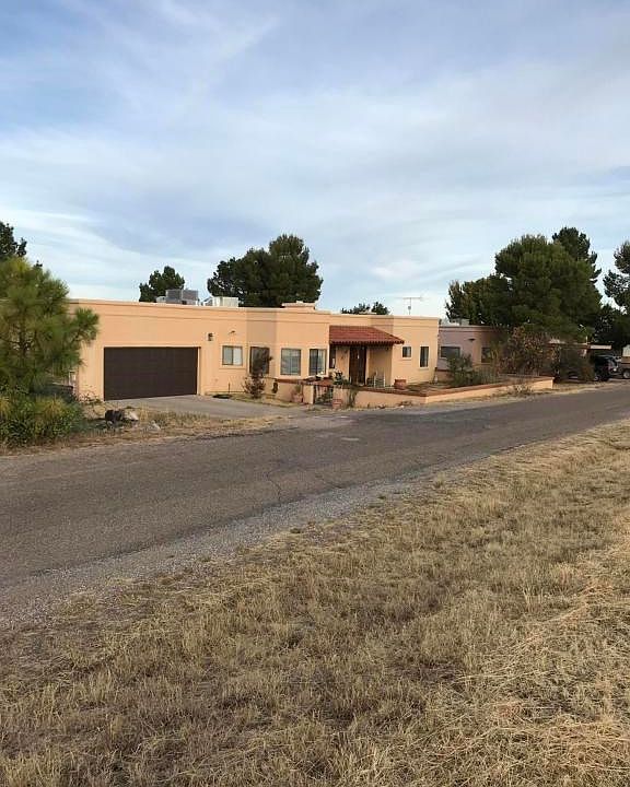 1st image of 18 Black Oak Dr
