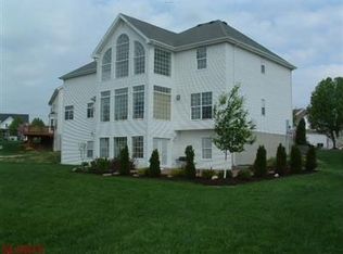 708 Dartmouth Bend Ct, Ballwin, MO