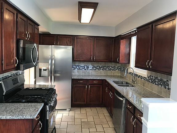 4th image of 13836 S Petoskey Dr