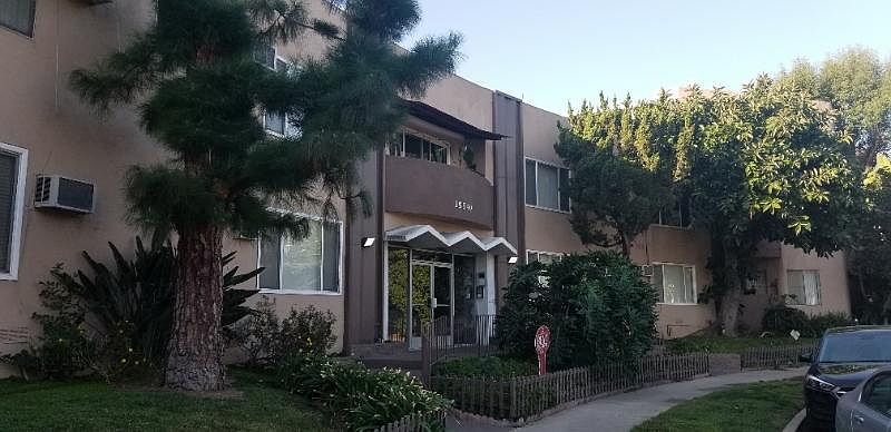 1st image of 15540 Moorpark St APT 12