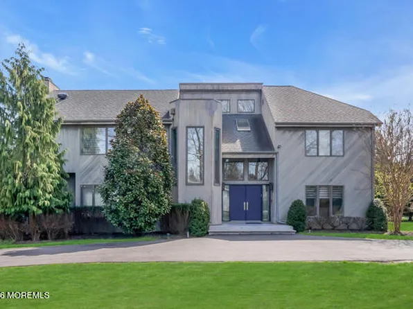 3 Clover Hill Pl, Oakhurst, NJ 07755