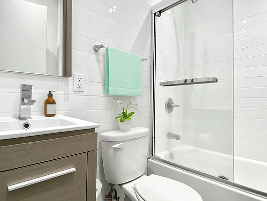 Rented by Voro NYC | media 4