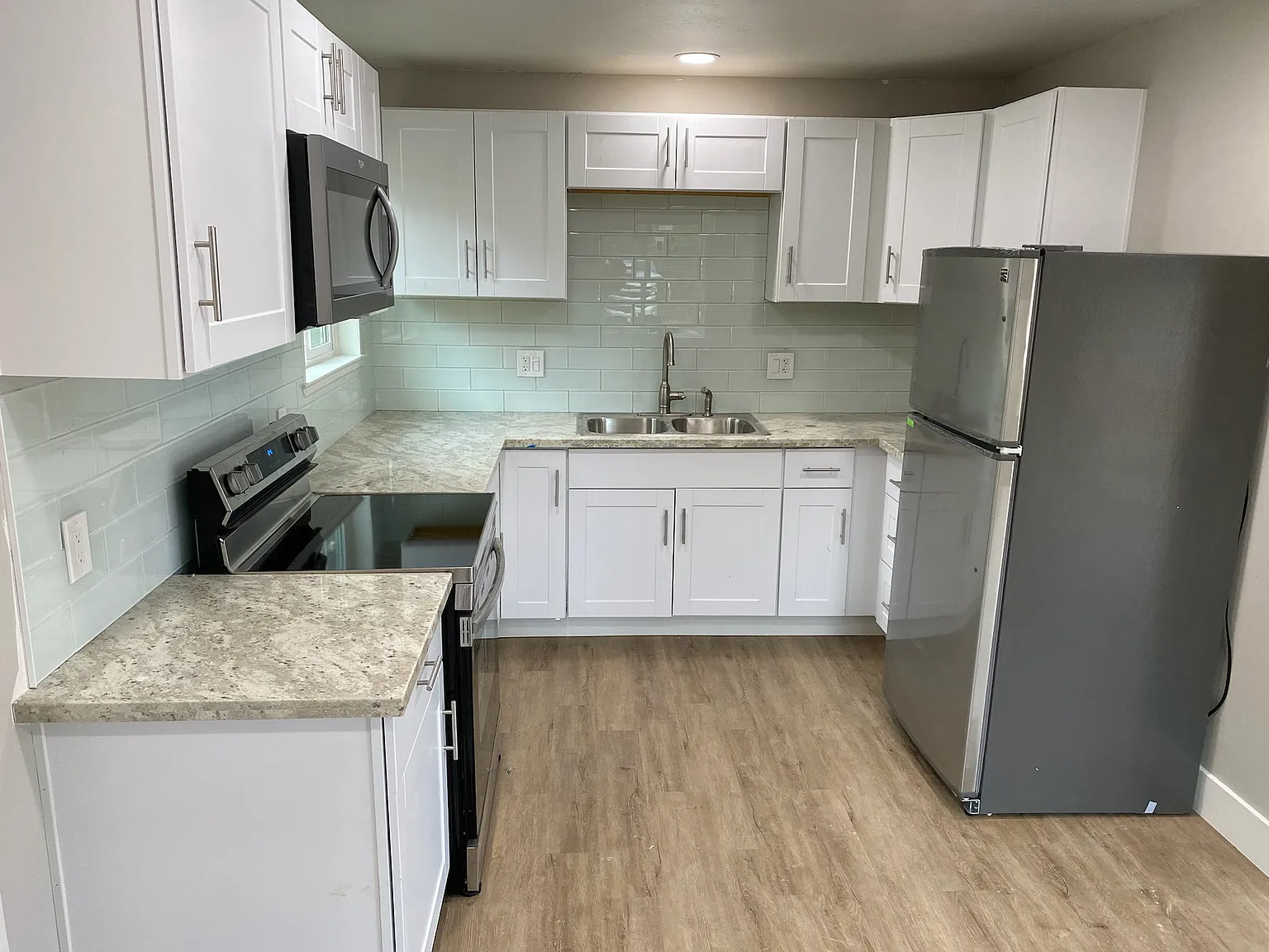 2 bed, 1100 sqft, $2,195 — Photo 4