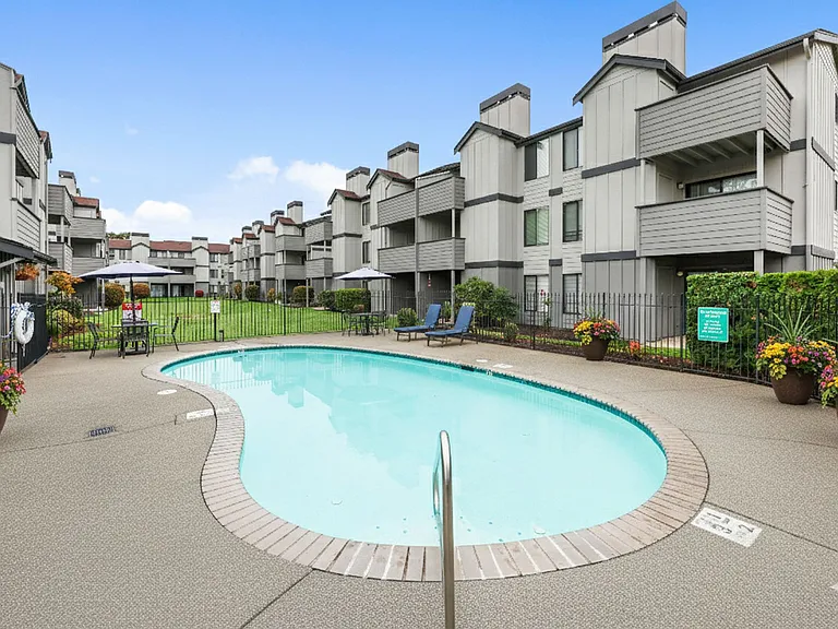 Willow Green Village — Photo 10
