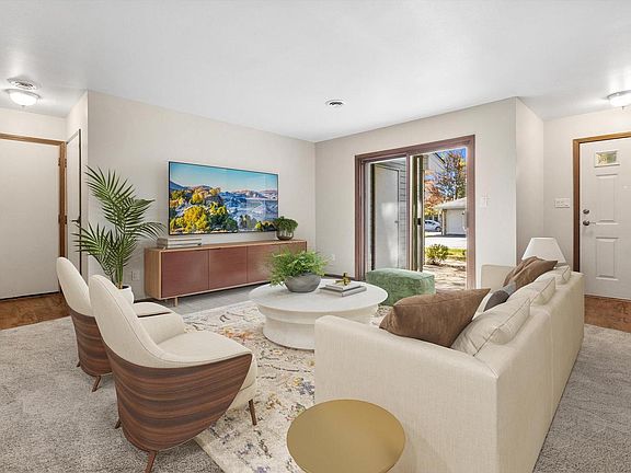 2nd image of 1041 Prairie DRIVE #102