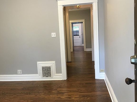 5th image of 1348 N Marion St