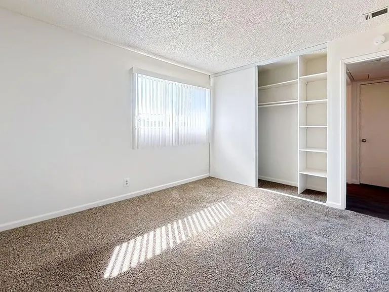 Silk Oak Apartments — Photo 13
