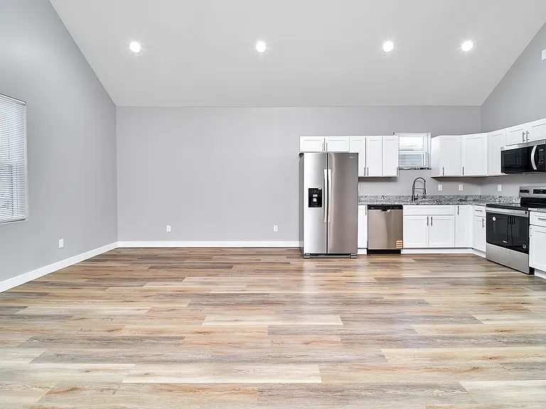 415 N Dequincy St #B — Photo 12