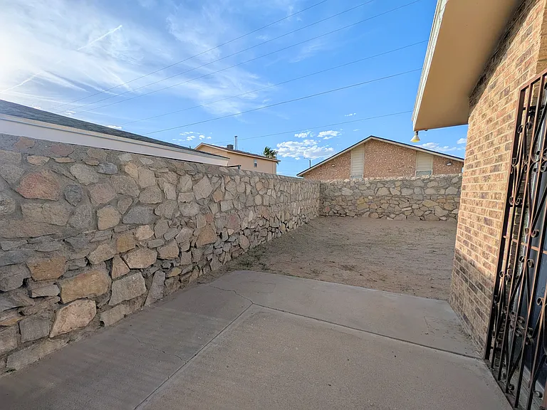 5949 Bridalveil Dr — Photo 25