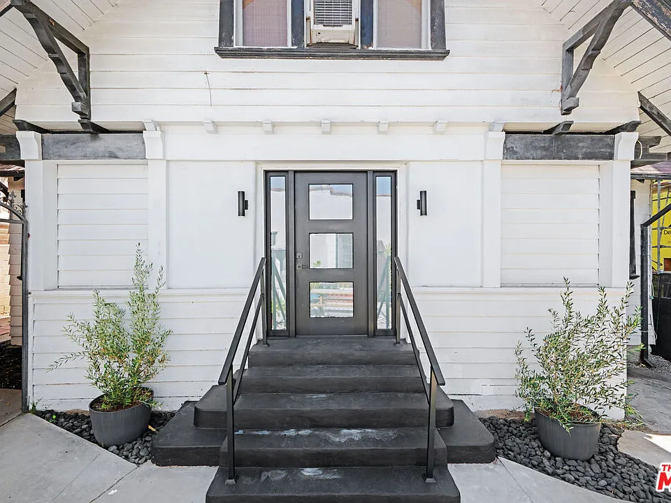 1246 N Formosa Ave