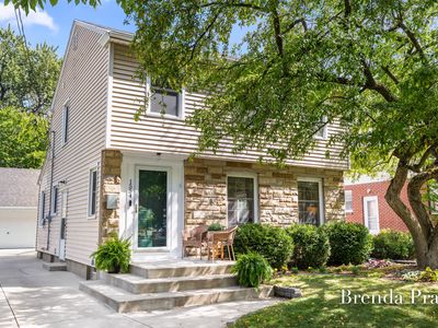 1554 Groton Rd SE, East Grand Rapids, MI, 49506