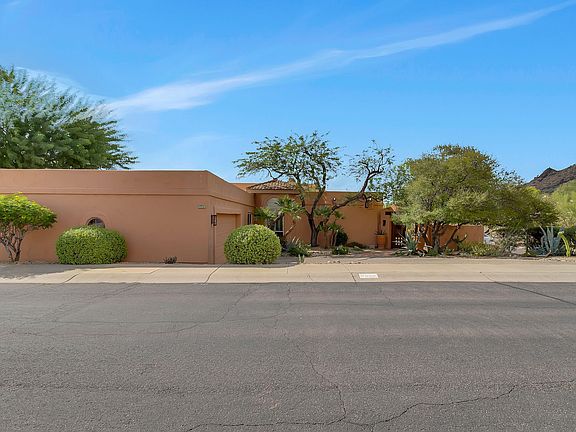 3rd image of 2527 E Vogel Ave