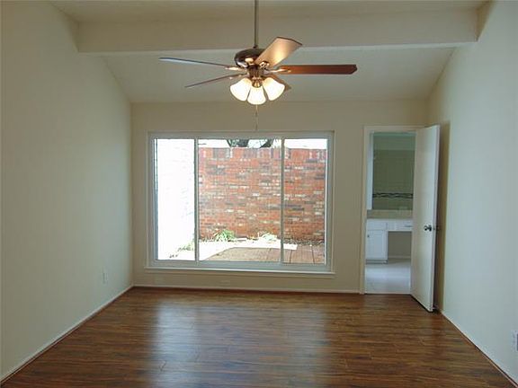 2nd image of 2207 Prairie Creek Trl