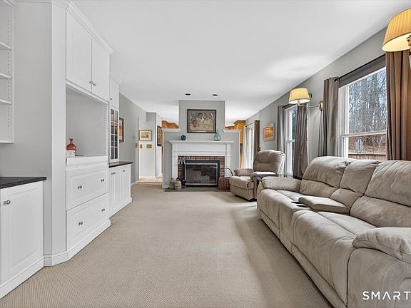 2nd image of 15 Farm Brook Court
