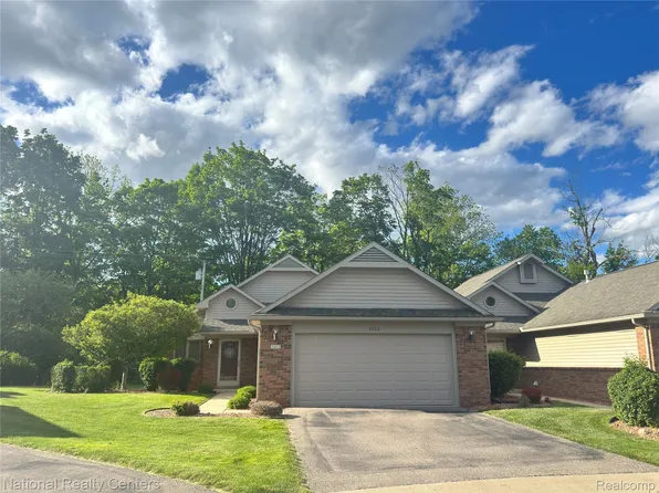 3052 Rivers Edge Dr, Wayne, MI 48184
