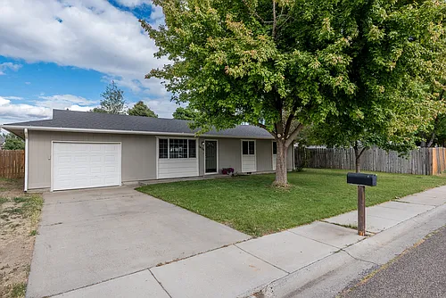 1406 Burton Ave Photo 1