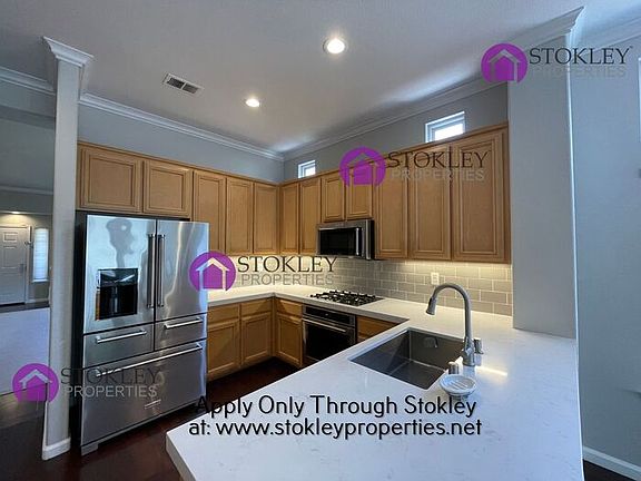 4th image of 208 Stetson Dr
