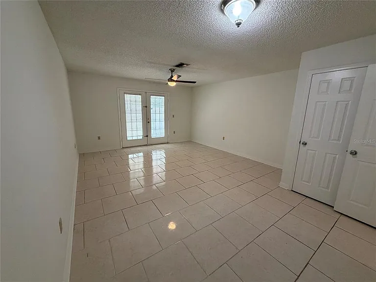 850 E Lime St #7 — Photo 13