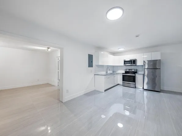 San Remo, 1050 NE 129th St APT 1, North Miami, FL 33161