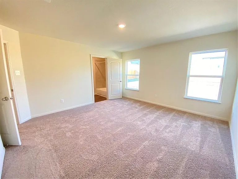 401 Hyacinth Way — Photo 17